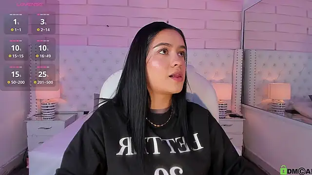 Snapshot of Yaaky_ chatting on 02.19.25 Yaaky online show from 02.19.25