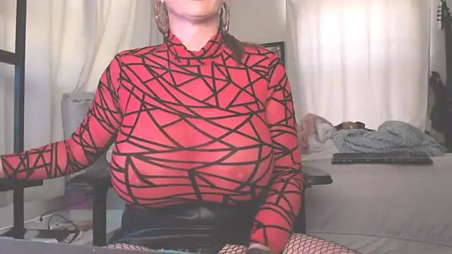 TSCassandraLove online show from 10.13.25