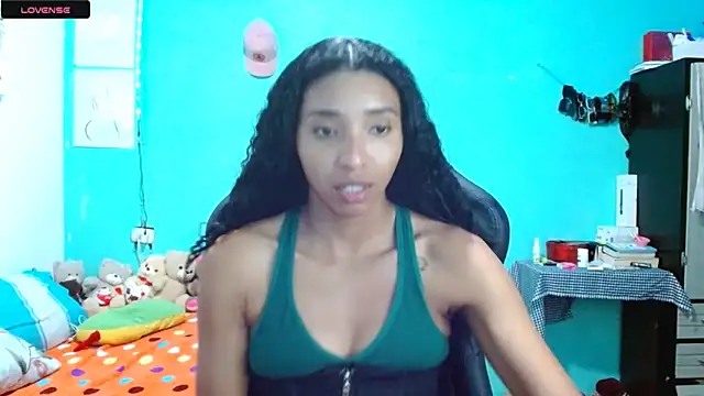 Snapshot of sensitive_brunette chatting on 02.18.26 sensitive brunette online show from 02.18.26