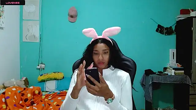 Snapshot of sensitive_brunette chatting on 02.23.26 sensitive brunette online show from 02.23.26