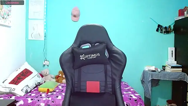 Snapshot of sensitive_brunette chatting on 02.27.26 sensitive brunette online show from 02.27.26