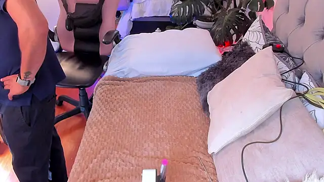 Tom cooper  online show from 11.18.25