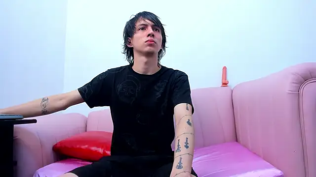 JeanRam18 online show from 12.02.25