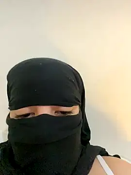 Snapshot of Barbyxhot chatting on 10.21.25 Barbyxhot online show from 10.21.25