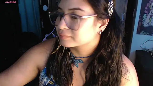 Snapshot of mollyshake1 chatting on 10.04.25 mollyshake1 online show from 10.04.25