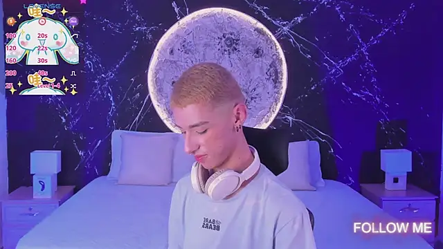 Snapshot of JasperCooper_ chatting on 03.04.25 JasperCooper  online show from 03.04.25