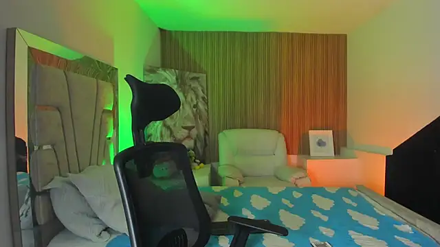 Snapshot of JasperCooper_ chatting on 10.31.25 JasperCooper  online show from 10.31.25