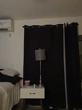 DarianaGuzz online show from 05.08.26