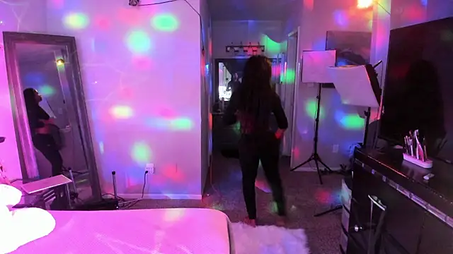 yiauana online show from 01.20.25