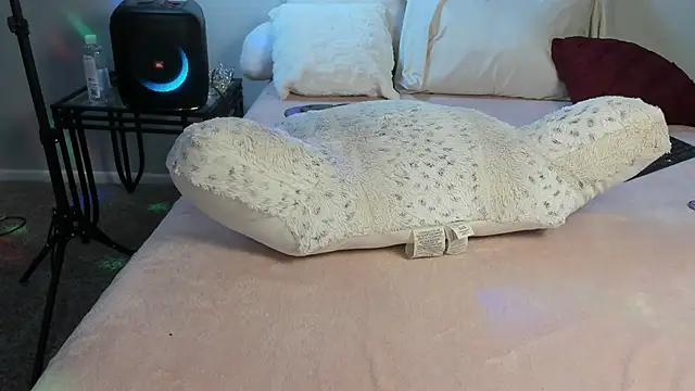 yiauana online show from 01.24.25