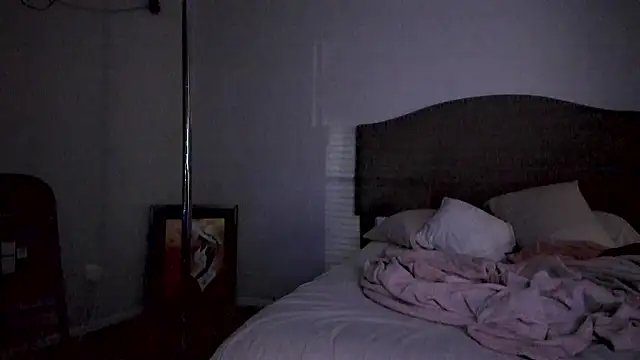 yiauana online show from 10.17.25