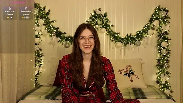 Ester Hill online show from 01.09.25