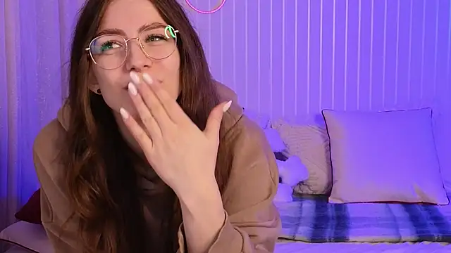 Ester Hill online show from 01.20.25