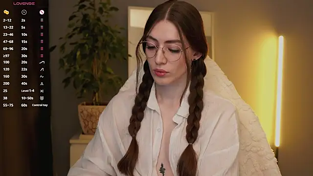 Ester Hill online show from 09.20.25