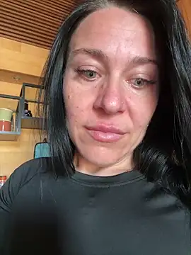 Snapshot of CuteNata chatting on 11.17.25 CuteNata online show from 11.17.25