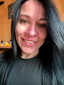 Snapshot of CuteNata chatting on 11.27.25 CuteNata online show from 11.27.25