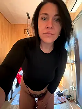 Snapshot of CuteNata chatting on 11.29.25 CuteNata online show from 11.29.25