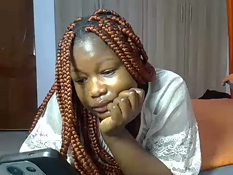 Snapshot of freaky_juicy chatting on 10.24.25 freaky juicy online show from 10.24.25