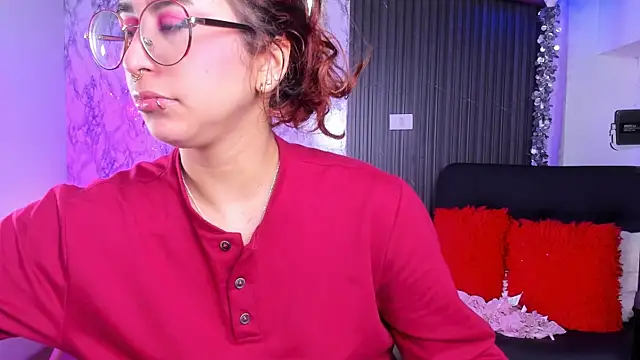 chloe blue online show from 03.02.25