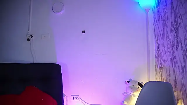 chloe blue online show from 12.02.25