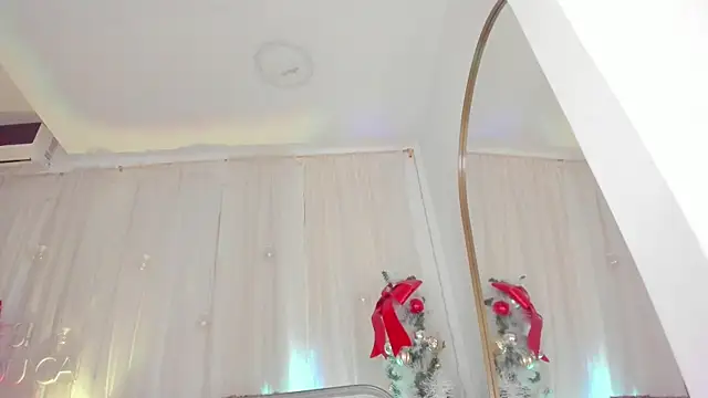 Snapshot of Petite_Lucie chatting on 12.22.24 Petite Lucie online show from 12.22.24