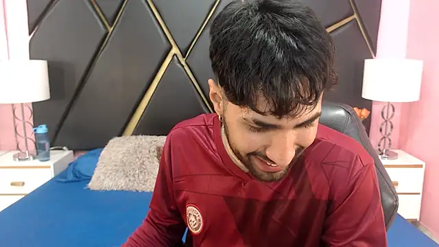 MilanZaire online show from 09.11.25