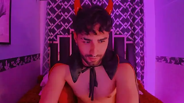 MilanZaire online show from 10.31.25