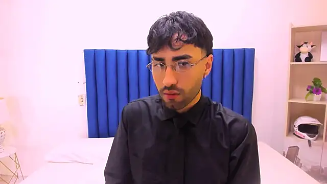 MilanZaire online show from 11.28.25