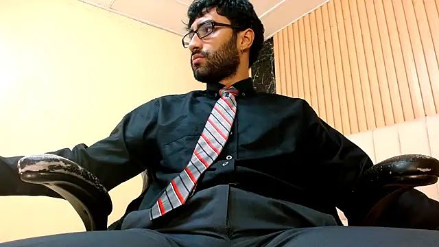 MilanZaire online show from 01.12.26