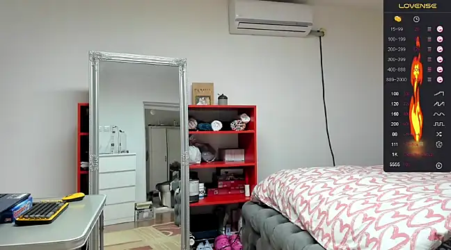 Snapshot of supermanboy94 chatting on 01.21.25 supermanboy94 online show from 01.21.25