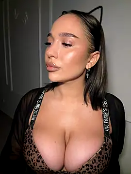 CardiSweetBaby online show from 09.23.25