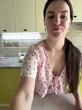 Karolina llove online show from 10.04.25