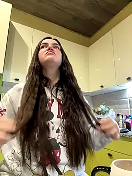 Karolina llove online show from 10.19.25