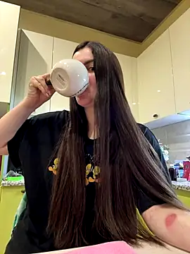 Karolina llove online show from 10.27.25