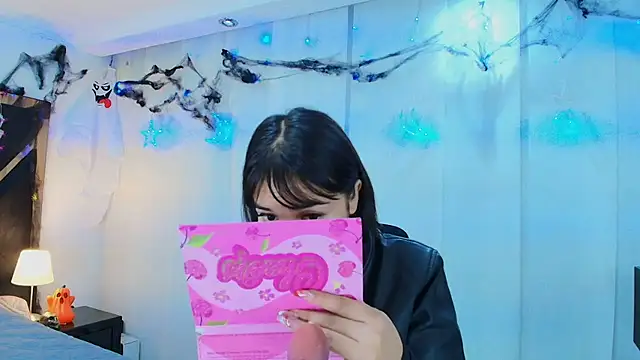 lina bedoya  online show from 10.30.25