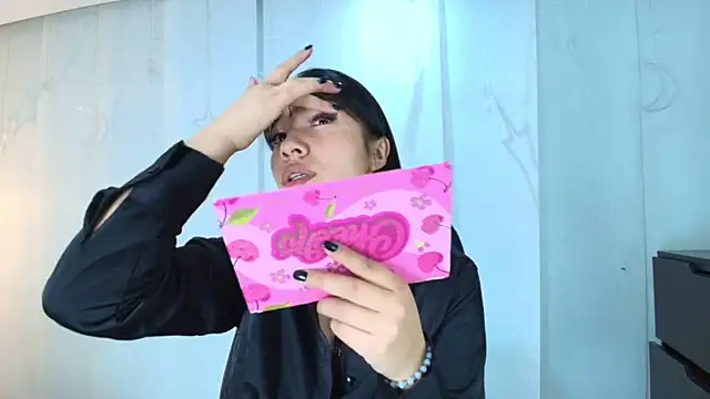 lina bedoya  online show from 12.15.25