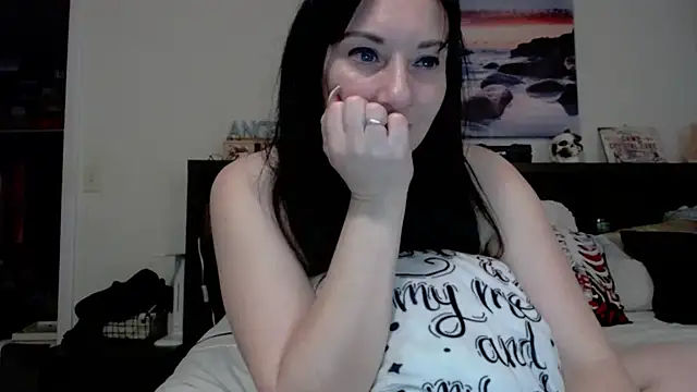 CrystalLakeXO online show from 10.04.25