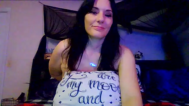 Snapshot of CrystalLakeXO chatting on 07.08.26 CrystalLakeXO online show from 07.08.26