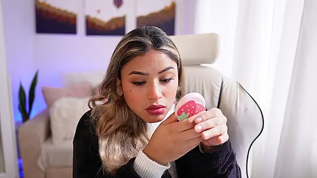 SaraParisi online show from 01.02.25