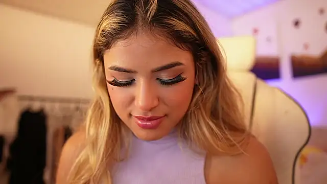 SaraParisi online show from 01.11.25