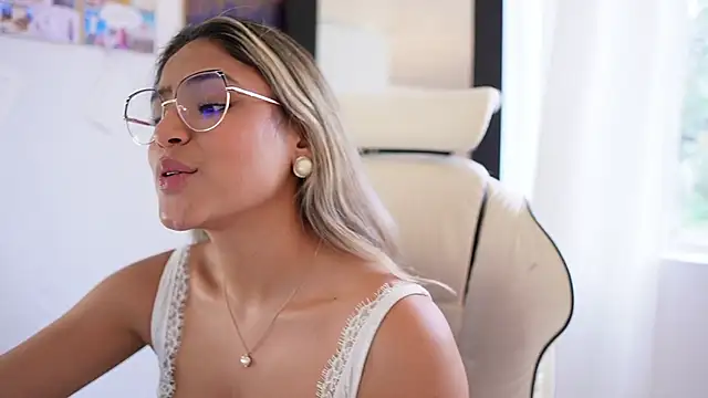 SaraParisi online show from 01.25.25