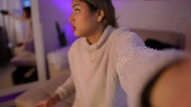 SaraParisi online show from 02.13.25