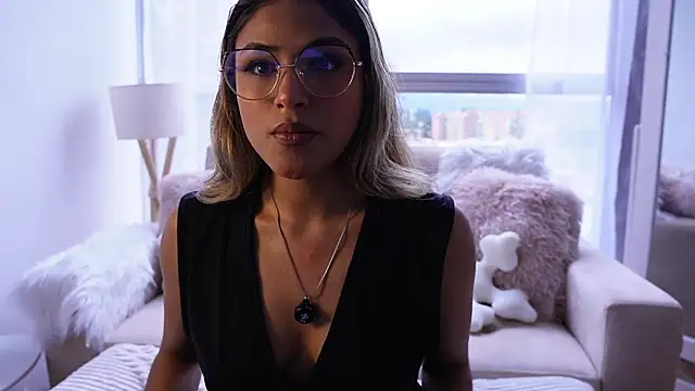 SaraParisi online show from 03.05.25