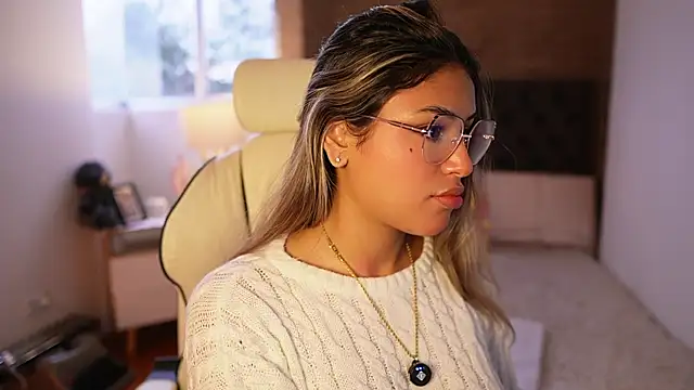 SaraParisi online show from 03.15.25