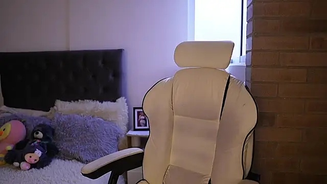 SaraParisi online show from 03.16.25