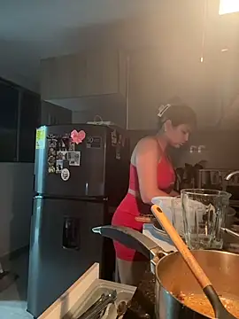 SaraParisi online show from 10.28.25