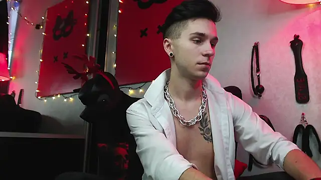 Joseph  Quinn online show from 01.06.25