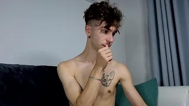 Joseph  Quinn online show from 02.04.26