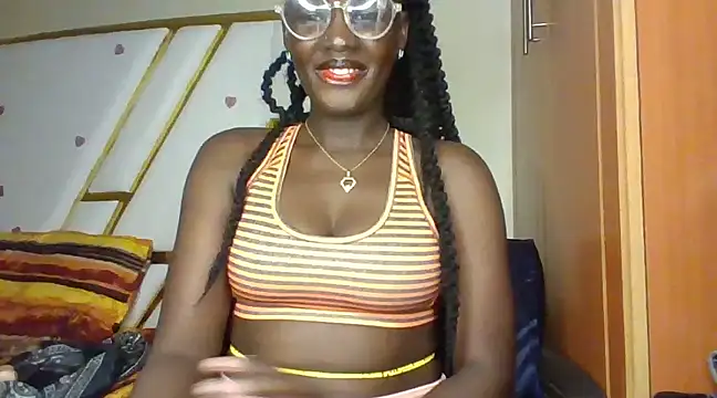 Snapshot of cutesmiling chatting on 02.05.25 cutesmiling online show from 02.05.25