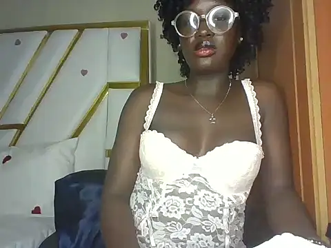 Snapshot of cutesmiling chatting on 03.13.25 cutesmiling online show from 03.13.25